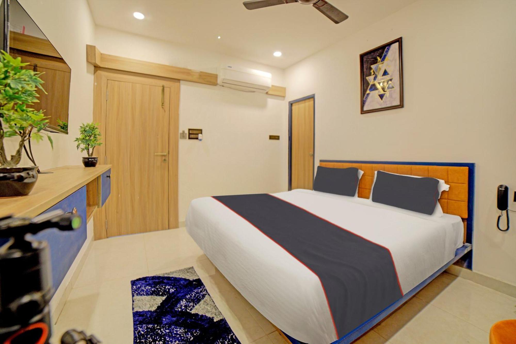 Collection O Lakeview Castle Hotel Warangal Exterior photo