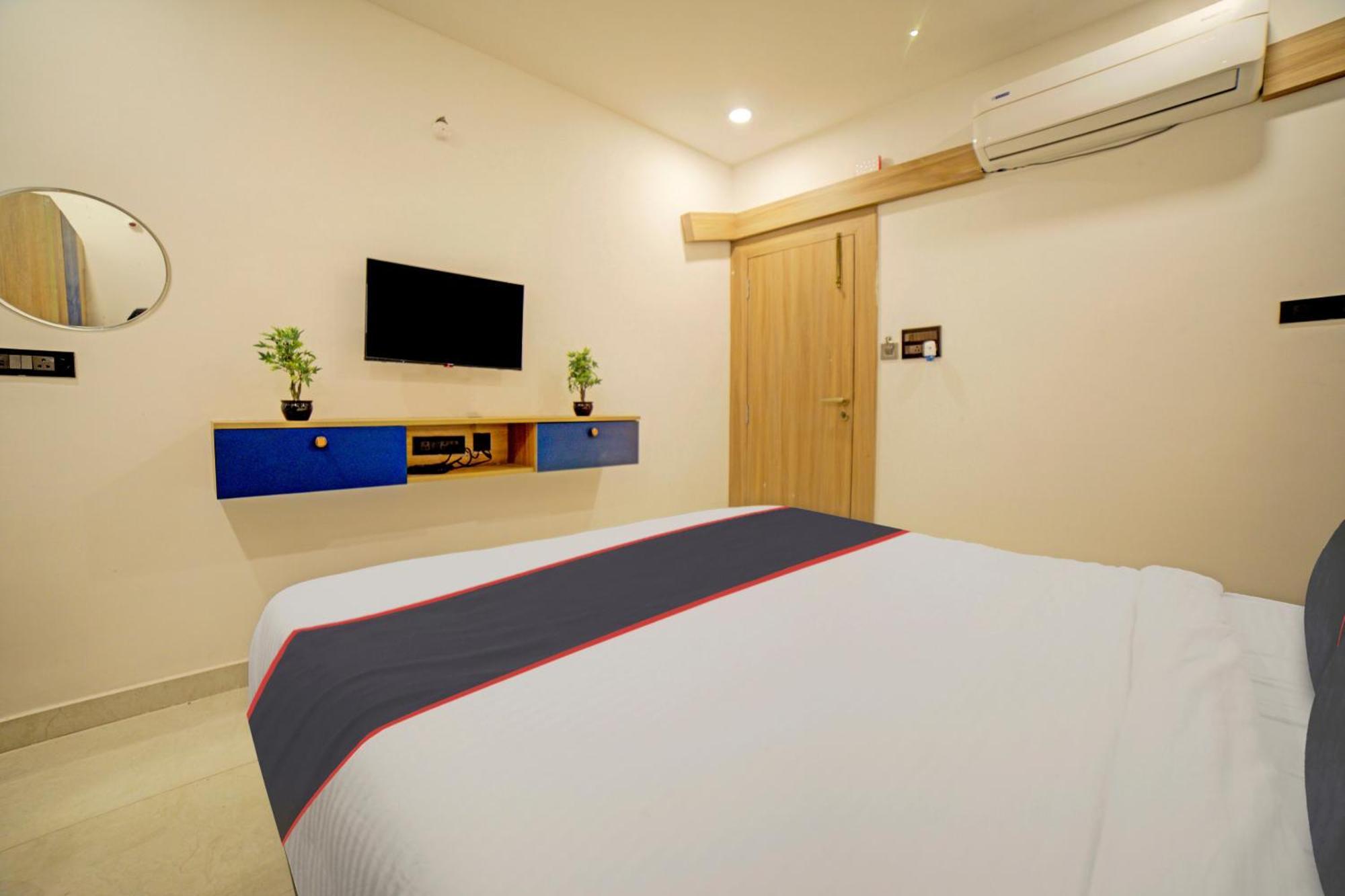Collection O Lakeview Castle Hotel Warangal Exterior photo