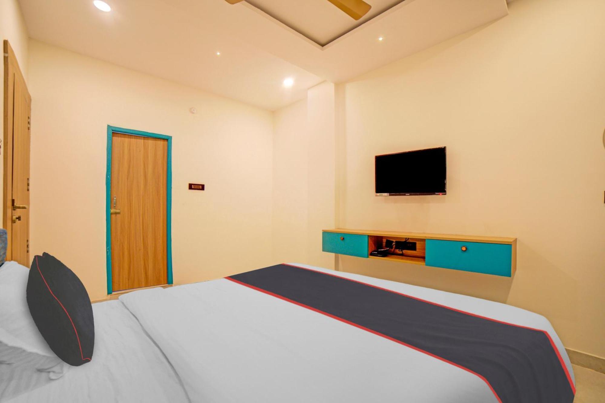 Collection O Lakeview Castle Hotel Warangal Exterior photo